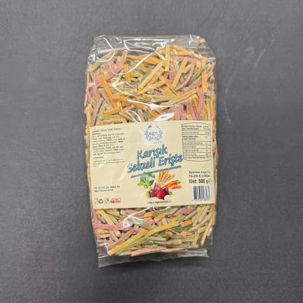 Ev Yapımı Karışık Sebzeli Erişte 500 g